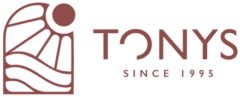 Logo de Tony's Beach: texto TONYS SINCE 1995 y un icono de sol y olas en tonos tierra.