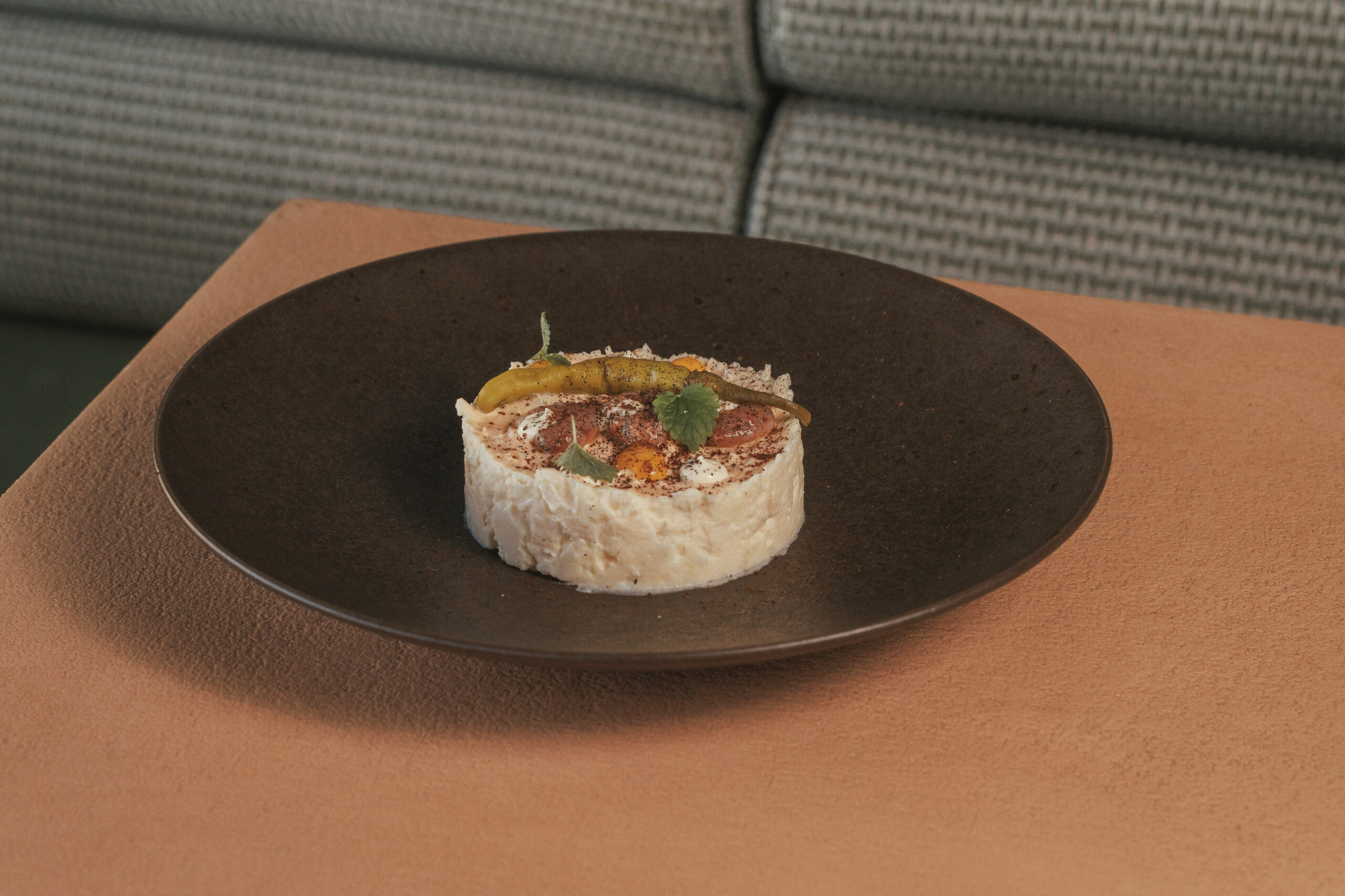 Ensaladilla cítrica de gamba marinada y piparra